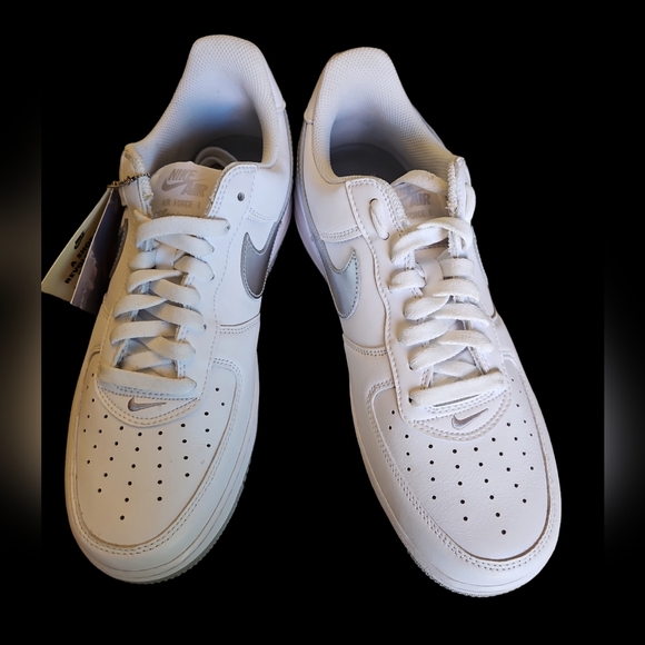 NWB MEN'S NIKE AIR FORCE 1- size 11.5, White/ silver - Picture 4 of 9